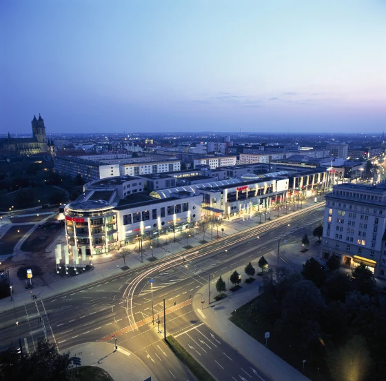allee-center-magdeburg-abendansicht